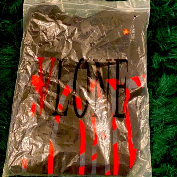 VLONE Other - Vlone T shirt Black and red